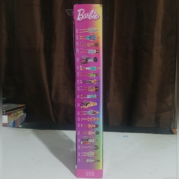 Fashionistas Ken Fashion Doll #212 with Prosthetic Leg, Los Angeles Jersey (NEW) - Picture 8 of 11